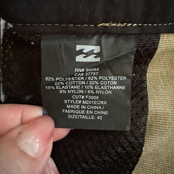 Billabong ~ Mens Hybrid Shorts ~ size 42 ~ two side pockets ~ back pockets - Picture 9 of 12